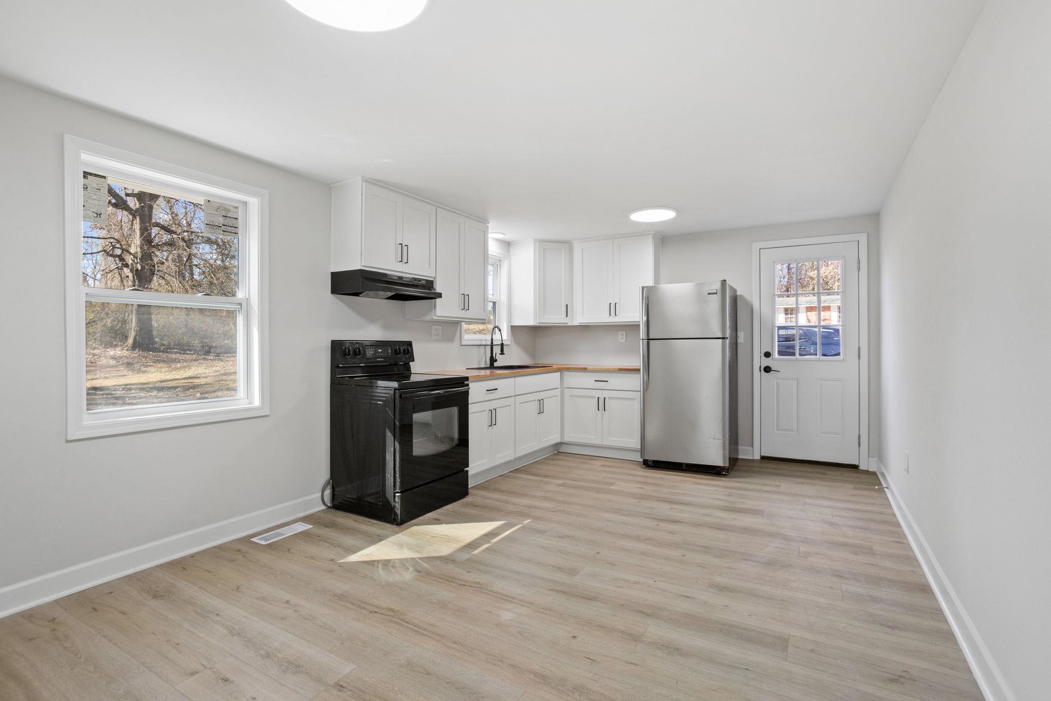 100 State Rd S-42-7165 Greer, SC 29651 - Photo 8 of 22 Gallery Image 8