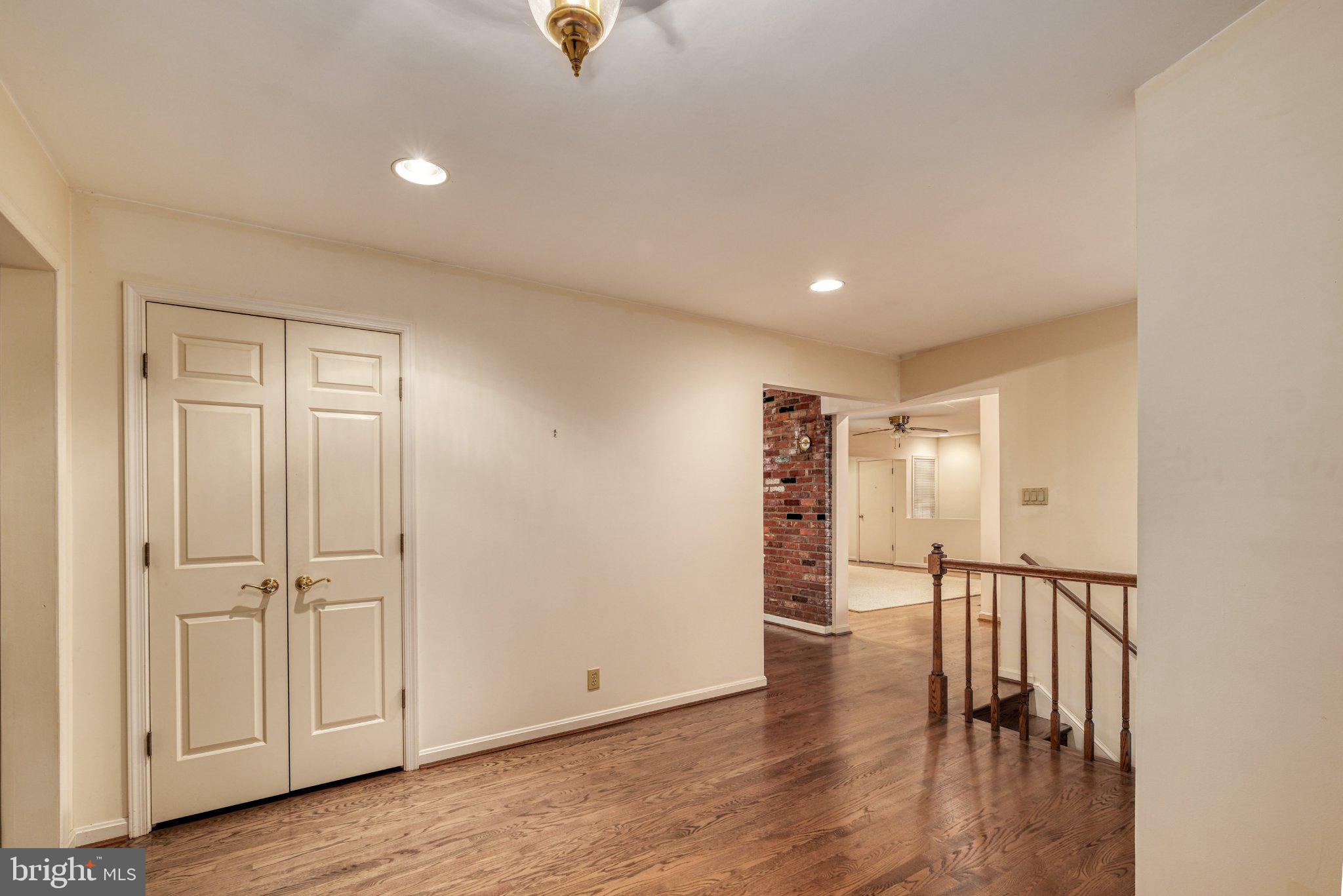 2530 Leeds Road Oakton, VA 22124 - Photo 19 of 63 large entry area with closets