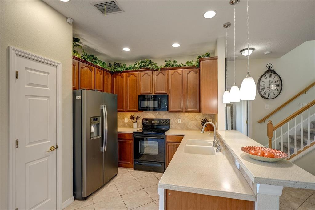 1063 Paseo Del Rio Northeast St. Petersburg, FL 33702 - Photo 9 of 54