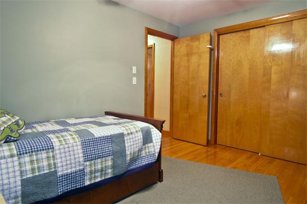 32 Elmcrest Road North Andover, MA 01845 - Photo 9 of 18 Gallery Image 9