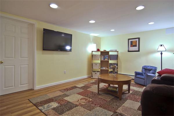 32 Elmcrest Road North Andover, MA 01845 - Photo 10 of 18 Gallery Image 10