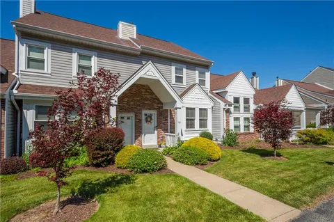 $229,900 | 185 Old Village Lane, Bethel Park, PA 15102