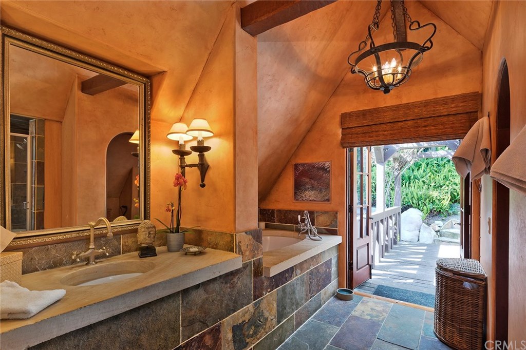 1864 Upper Rim Rock Road Laguna Beach, CA 92651 - Photo 18 of 37