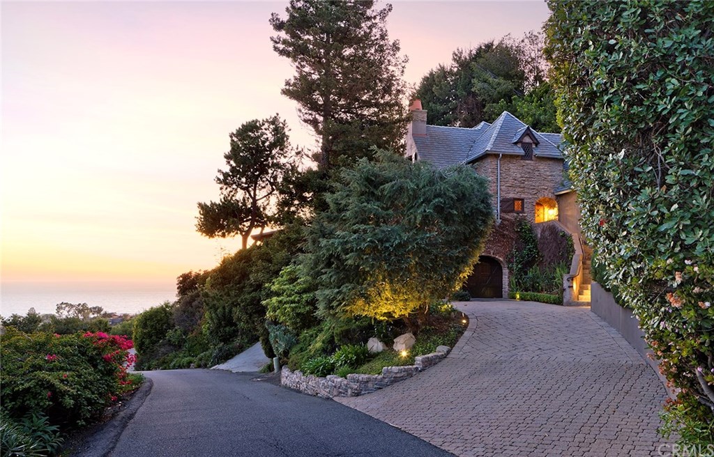 1864 Upper Rim Rock Road Laguna Beach, CA 92651 - Photo 3 of 37