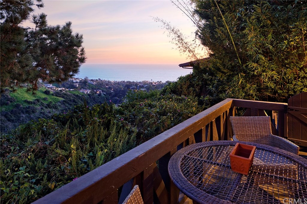 1864 Upper Rim Rock Road Laguna Beach, CA 92651 - Photo 9 of 37