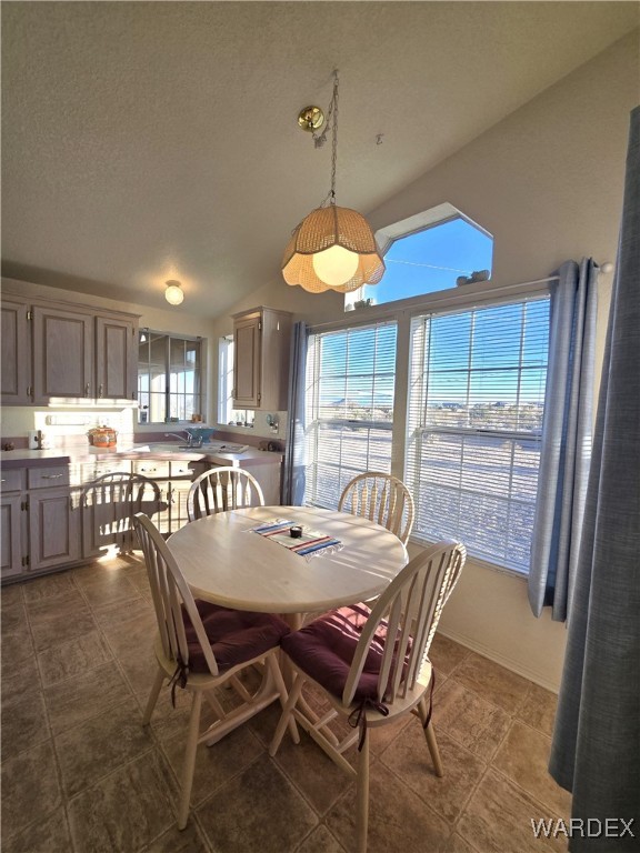 1630 Ganado Road Golden Valley, AZ 86413 - Photo 25 of 97 Dining Area