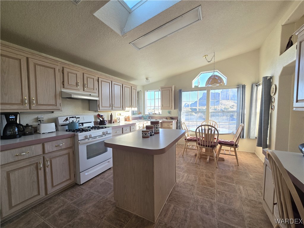 1630 Ganado Road Golden Valley, AZ 86413 - Photo 34 of 97 Kitchen