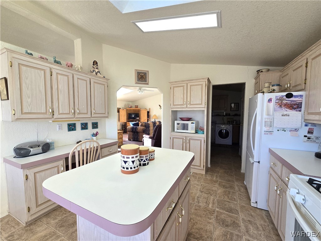 1630 Ganado Road Golden Valley, AZ 86413 - Photo 35 of 97 Kitchen