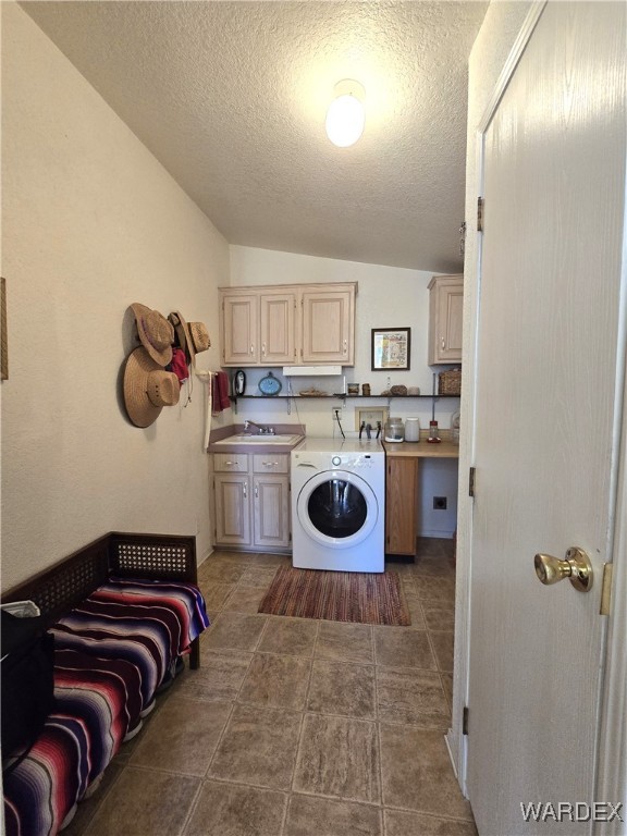 1630 Ganado Road Golden Valley, AZ 86413 - Photo 36 of 97 Laundry