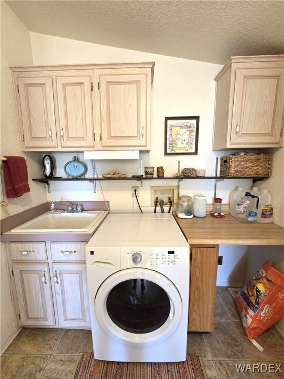 1630 Ganado Road Golden Valley, AZ 86413 - Photo 38 of 97 Laundry