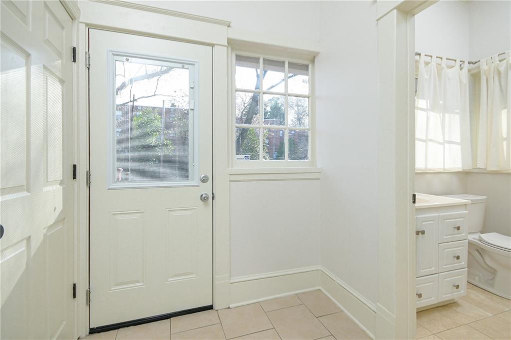 327 4th Street Northeast, Unit B Atlanta, GA 30308 - Photo 14 of 20
