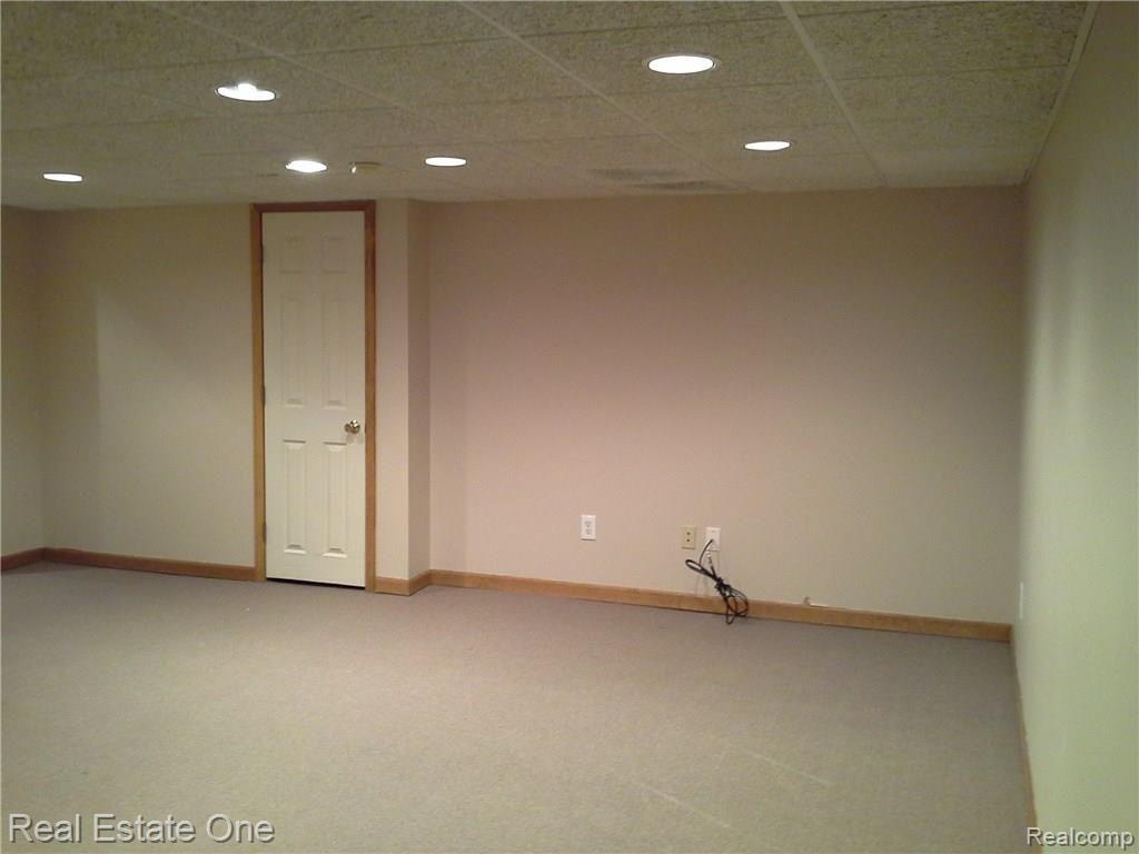 2577 South Commerce Road, Unit 11 Wolverine Lake, MI 48390 - Photo 38 of 57