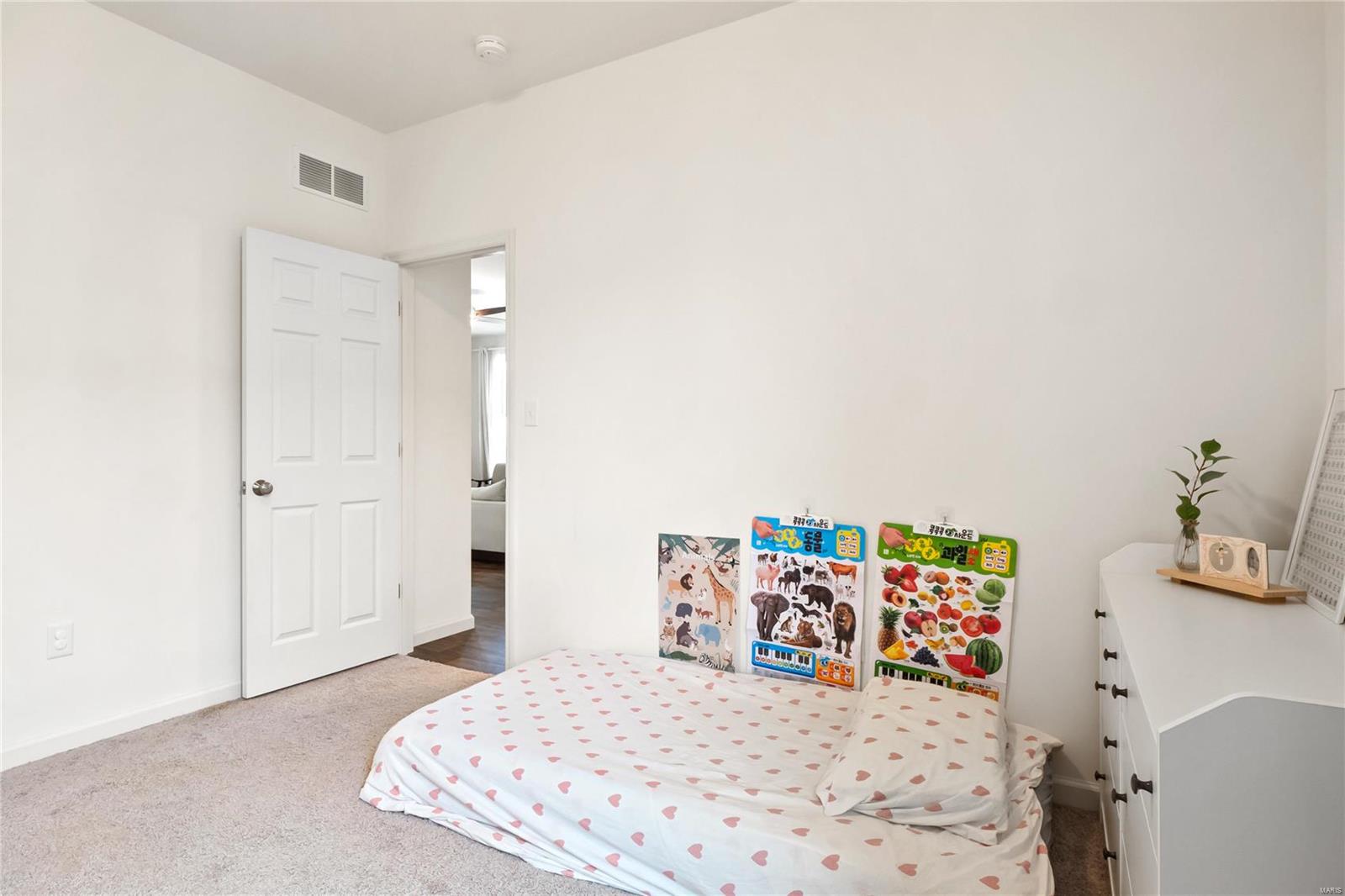 136 Front Lake Lane St. Charles, MO 63301 - Photo 13 of 28