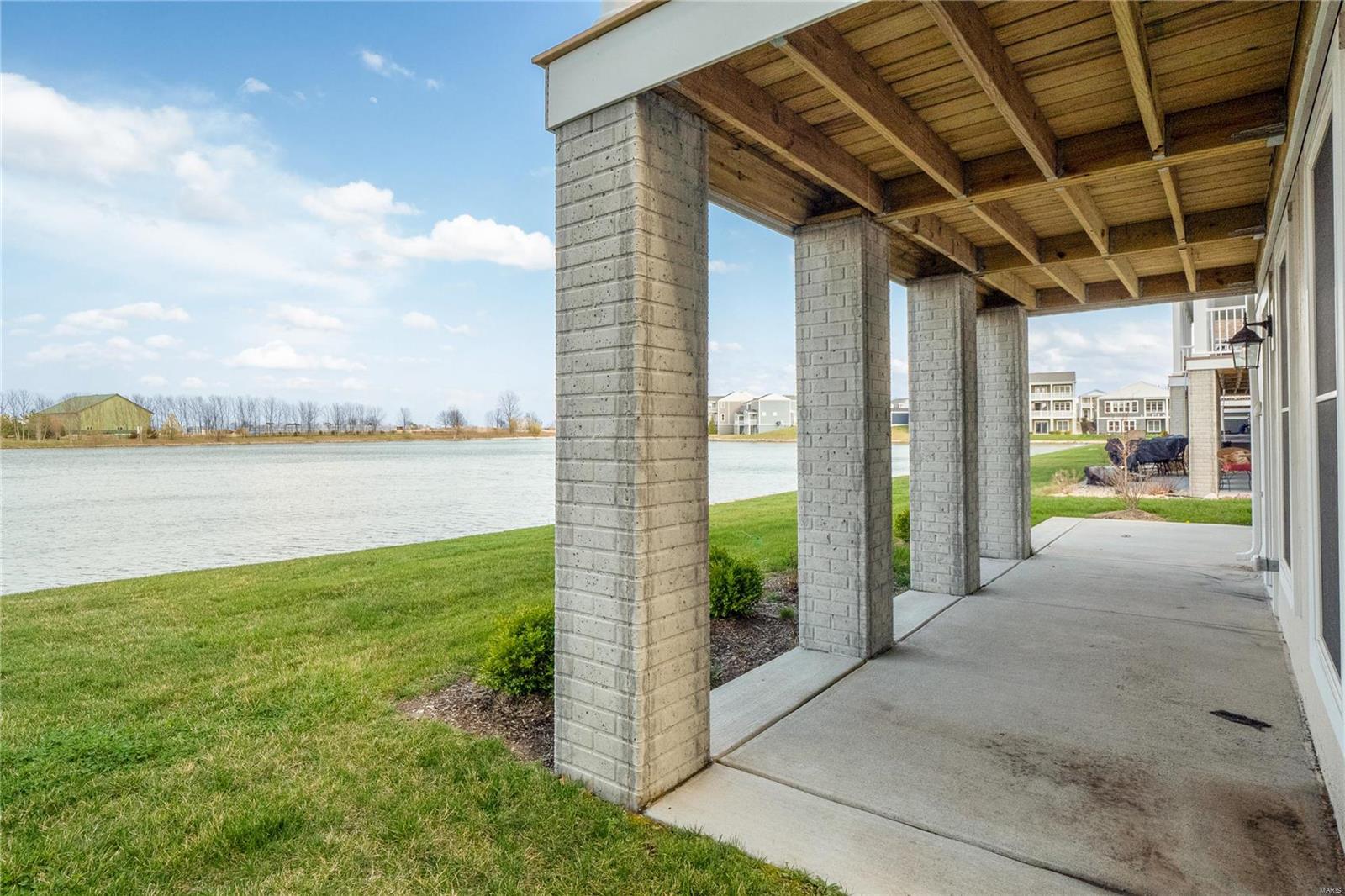 136 Front Lake Lane St. Charles, MO 63301 - Photo 25 of 28