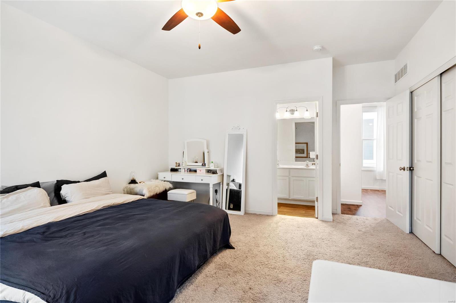 136 Front Lake Lane St. Charles, MO 63301 - Photo 10 of 28