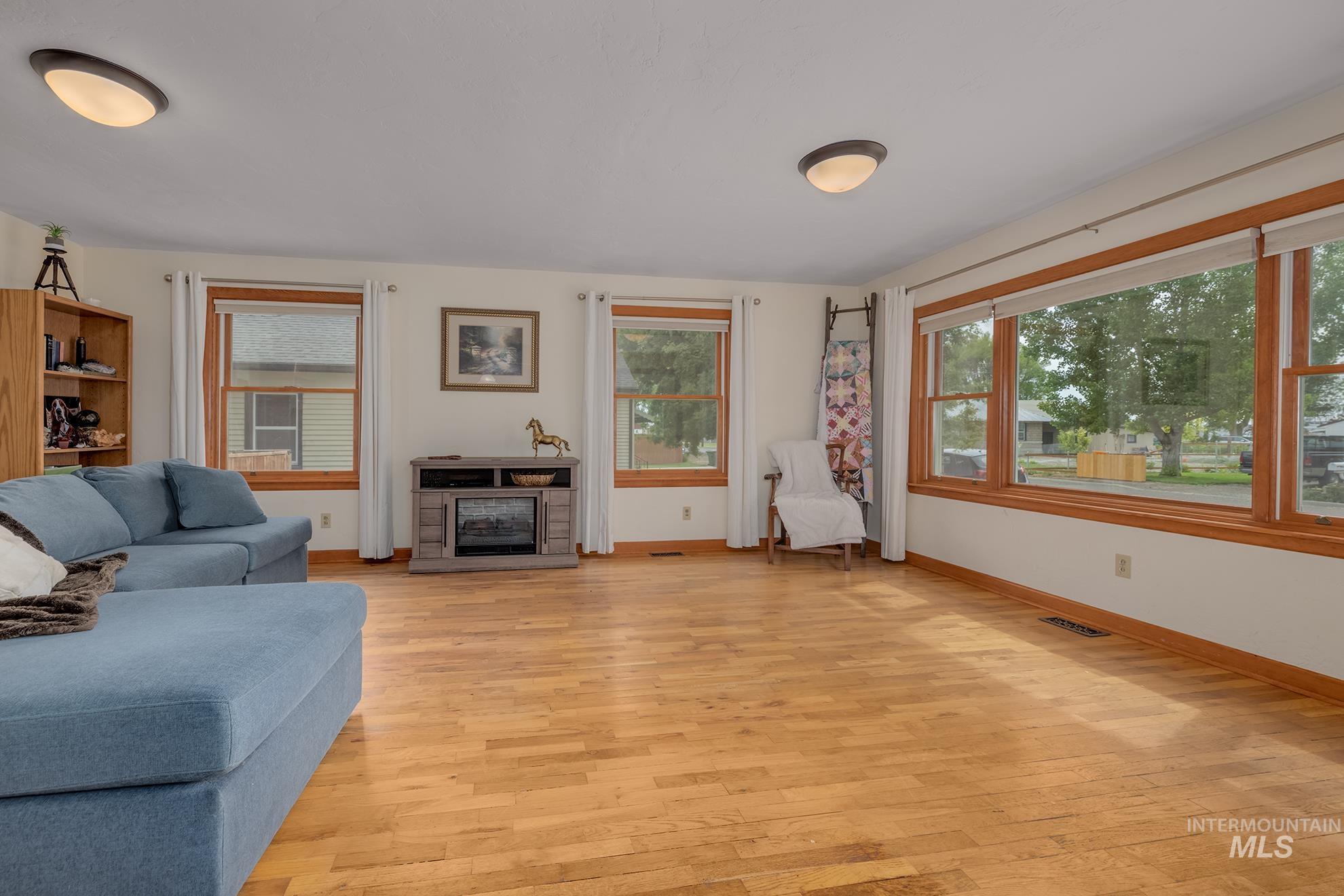 526 Clark Street South Vale, OR 97918 - Photo 5 of 44