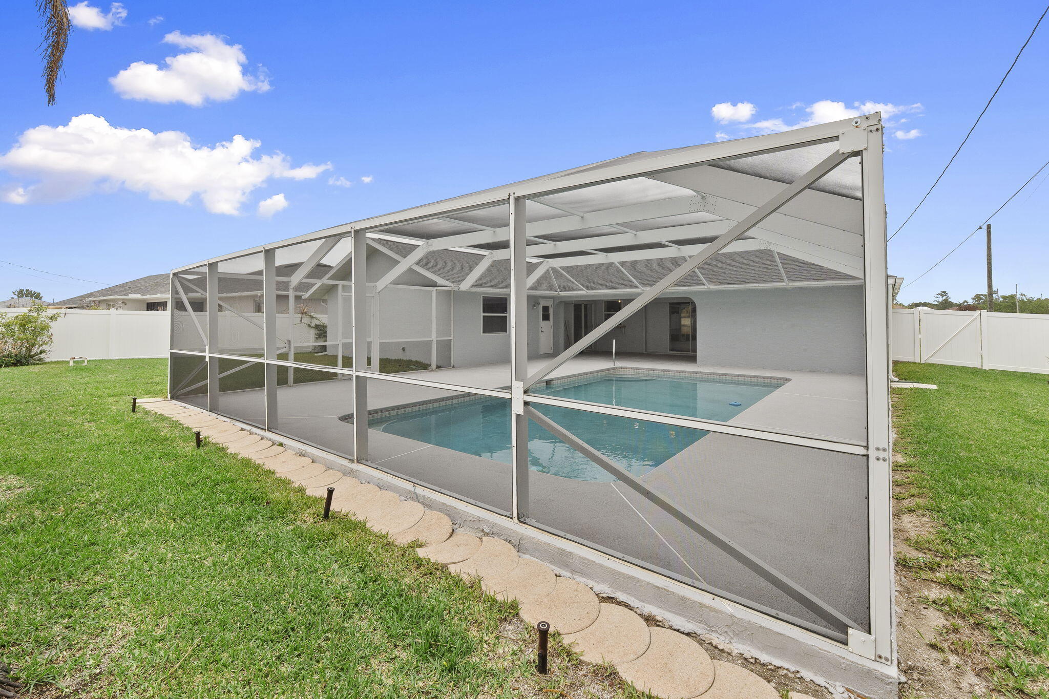 2452 Southwest Fair Isle Road Port St. Lucie, FL 34987 - Photo 35 of 52 18-web-or-mls-DSC04178