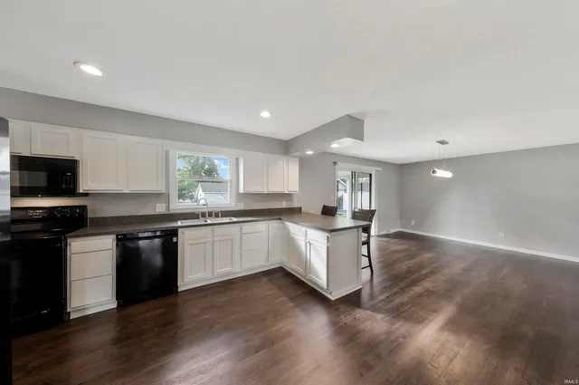 $299,500 | 203 South Willard Street, Fort Branch, IN 47648