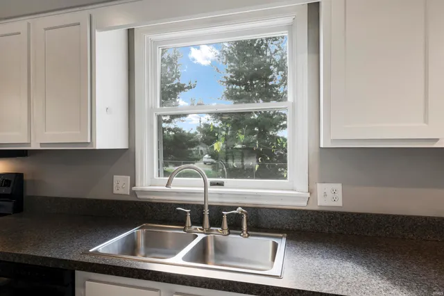 $299,500 | 203 South Willard Street, Fort Branch, IN 47648