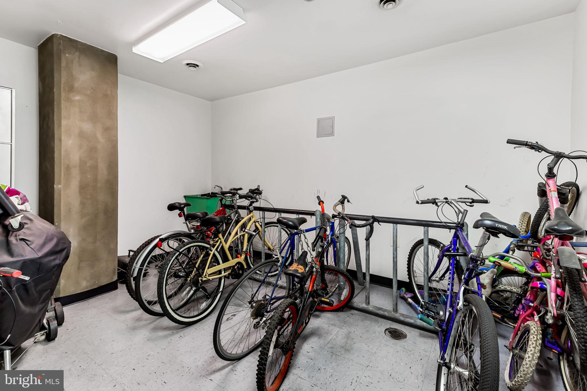1011 Hunter Street, Unit A4 Baltimore, MD 21202 - Photo 15 of 34 a view of an bike storage