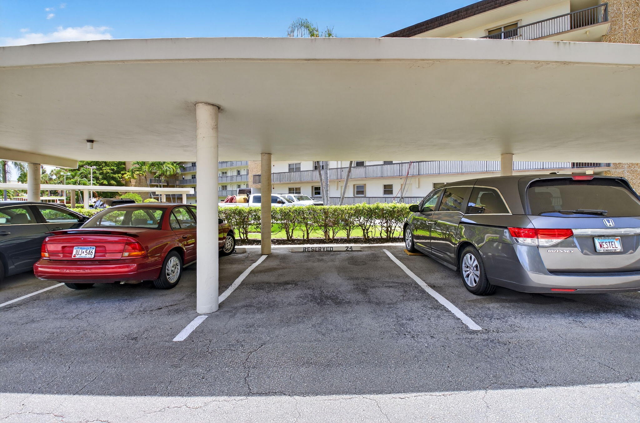 555 Northwest 4th Avenue, Unit 4230 Boca Raton, FL 33432 - Photo 32 of 38 a view of parking