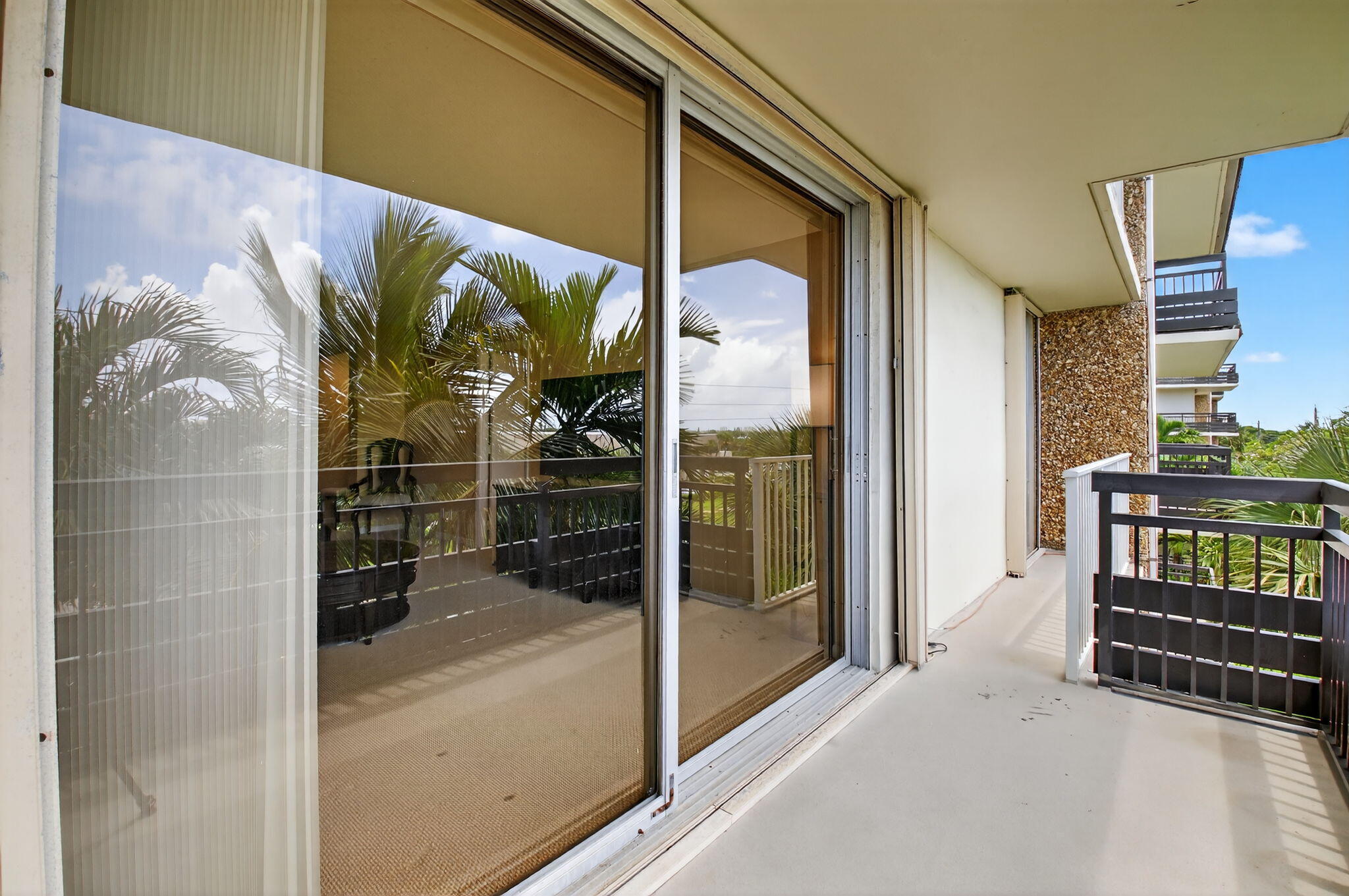 555 Northwest 4th Avenue, Unit 4230 Boca Raton, FL 33432 - Photo 9 of 38 a view of a walk in closet