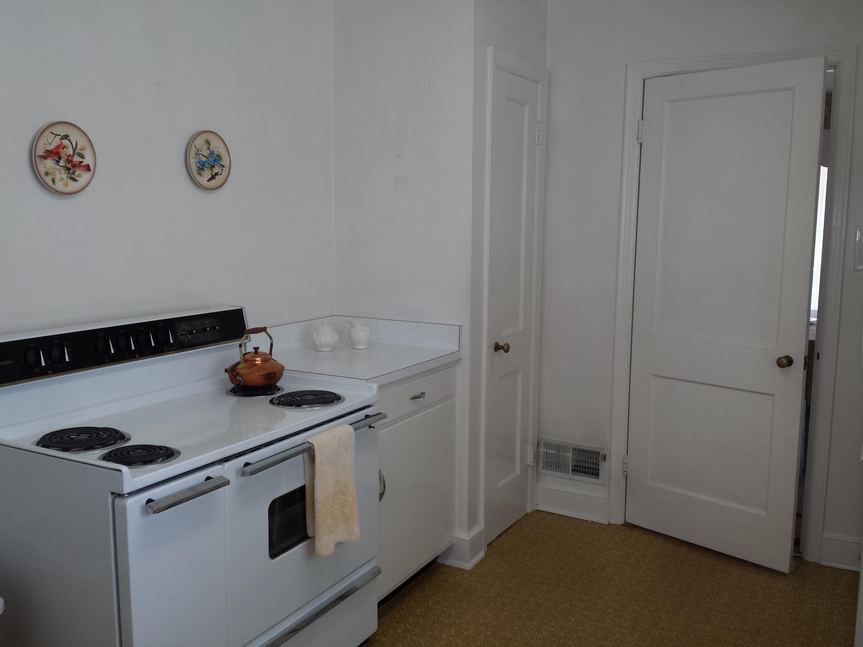 2033 Darlington Road Southwest Roanoke, VA 24018 - Photo 20 of 26 20150622_092819