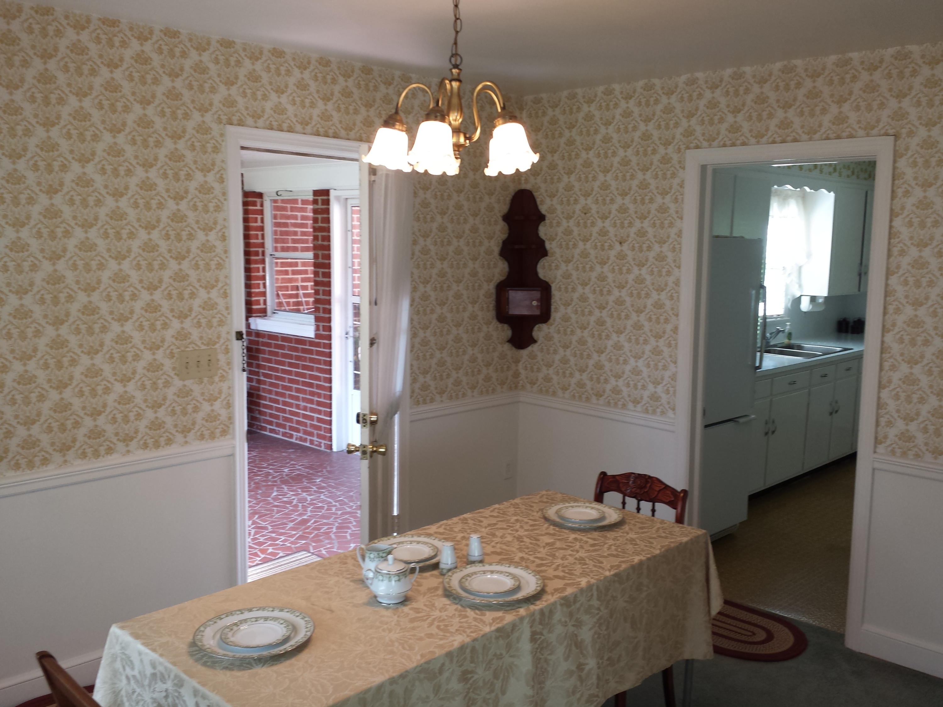 2033 Darlington Road Southwest Roanoke, VA 24018 - Photo 22 of 26 20150622_093524