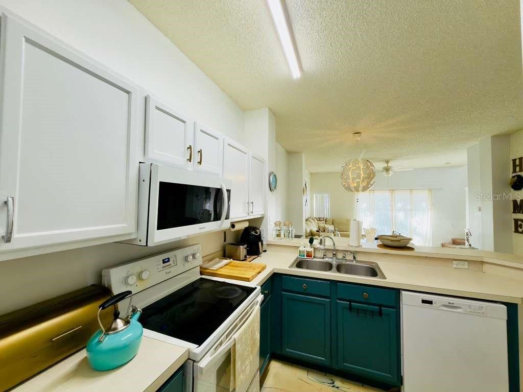 8439 Crystal Cove Loop Kissimmee, FL 34747 - Photo 8 of 34