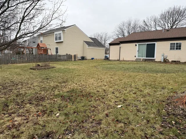 $300,000 | 3115 Village Green Drive, Aurora, IL 60504