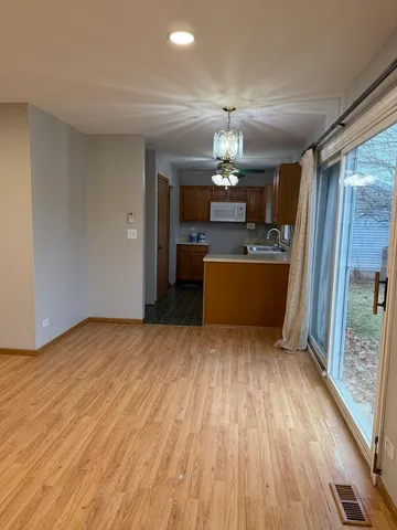 $300,000 | 3115 Village Green Drive, Aurora, IL 60504