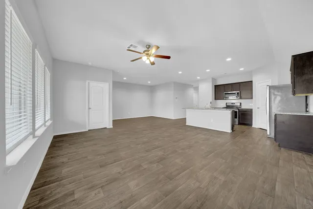 $1,950 | 18271 Woodpecker Trail, New Caney, TX 77357