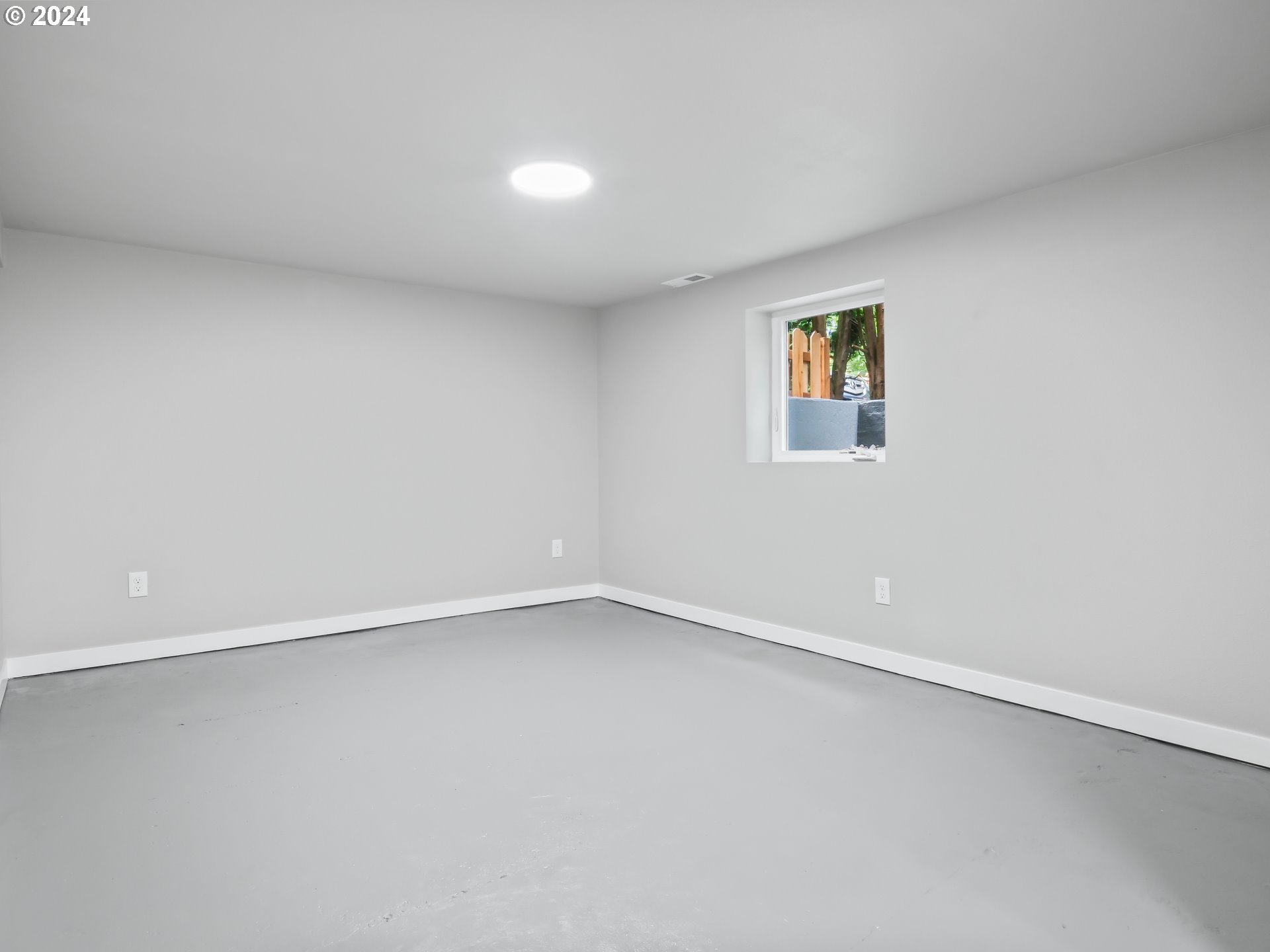 1903 14th Street Oregon City, OR 97045 - Photo 27 of 34 a view of an empty room