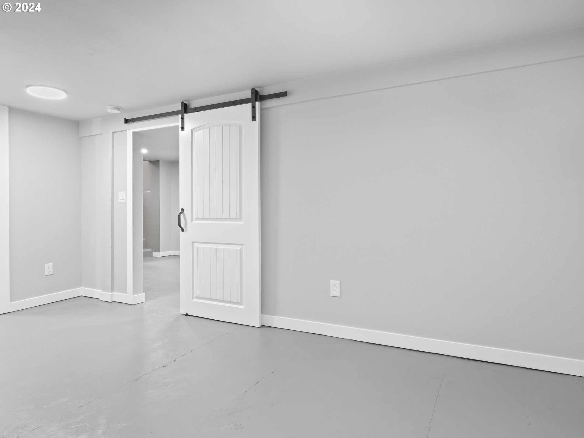1903 14th Street Oregon City, OR 97045 - Photo 28 of 34 a view of an empty room