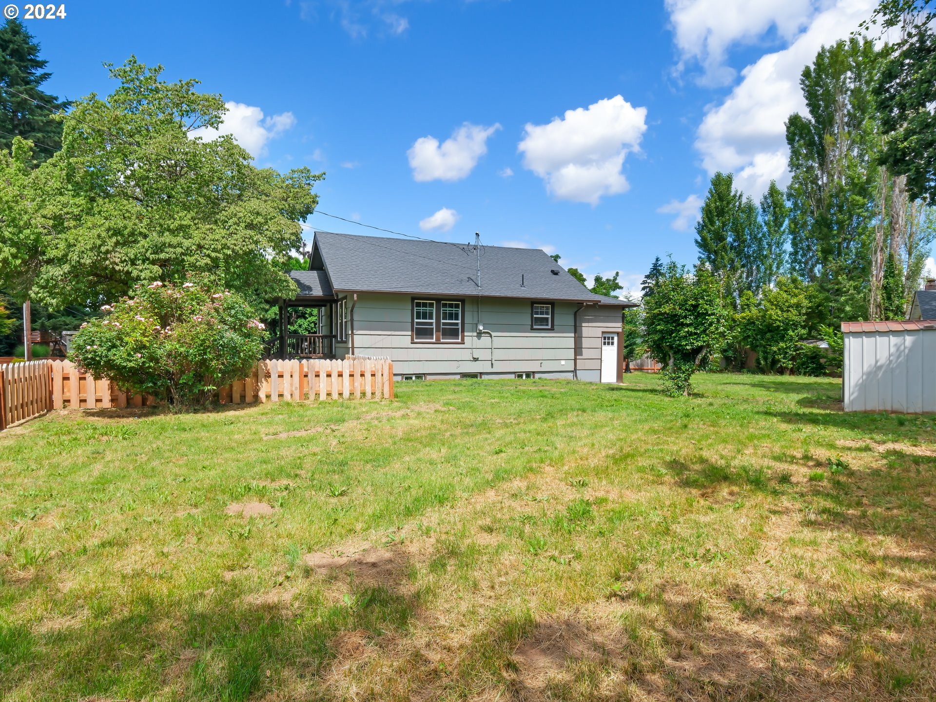 1903 14th Street Oregon City, OR 97045 - Photo 31 of 34 a house view with a garden space