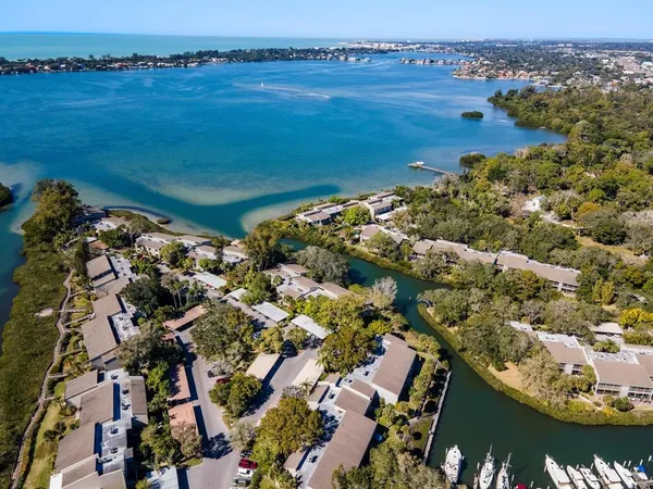 $1,895 | 1647 Brookhouse Court, Unit 246, Sarasota, FL 34231