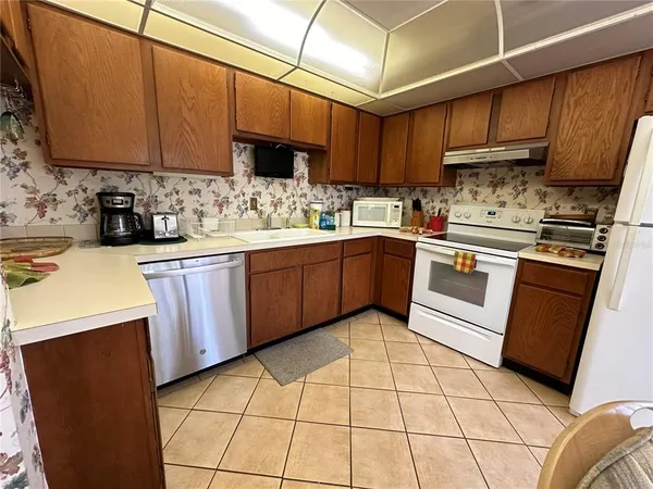 $1,895 | 1647 Brookhouse Court, Unit 246, Sarasota, FL 34231