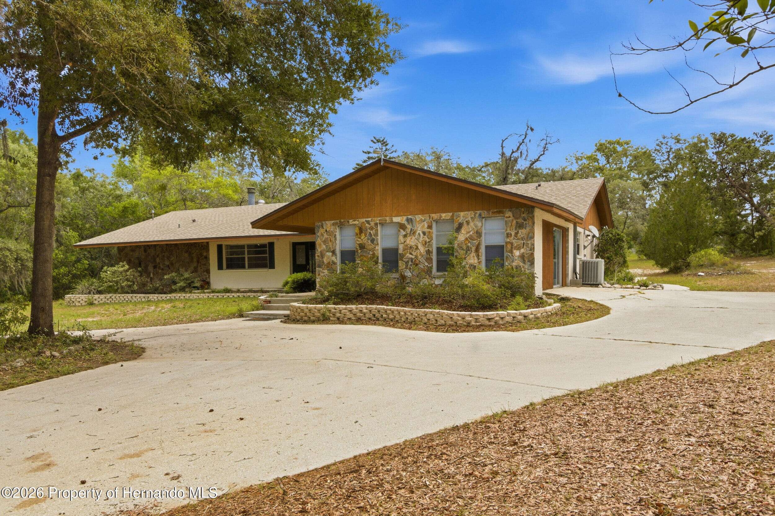 9012 Erma Road Brooksville, FL 34613 - Photo 8 of 77 Gallery Image 8