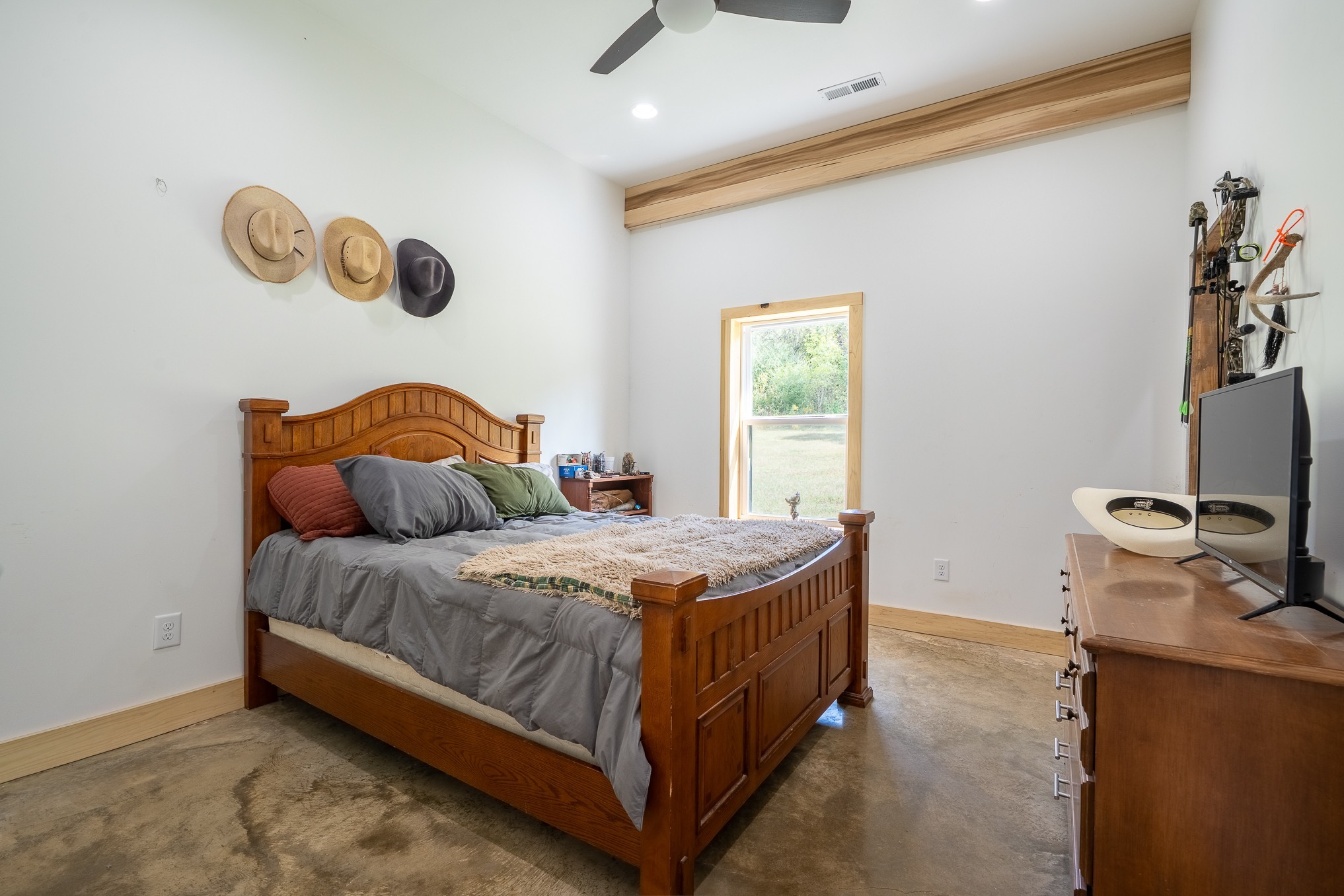 125 Ashland Road Waynesboro, TN 38485 - Photo 44 of 92 a bedroom with a bed and window