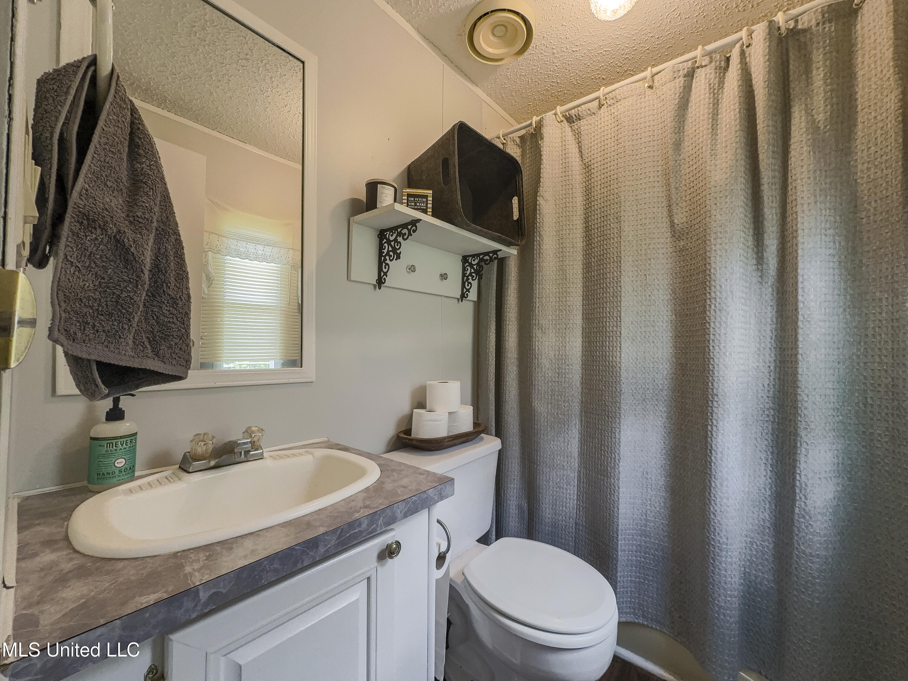 284 Stubbs Road Magee, MS 39111 - Photo 3 of 10 IMG_3038-HDR