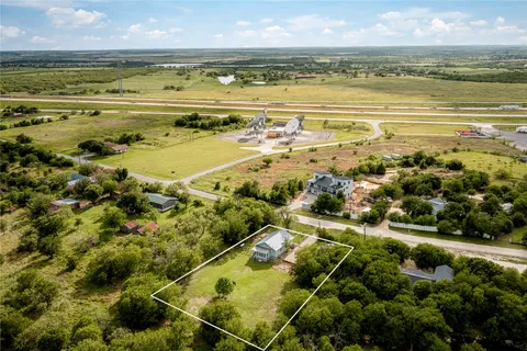 $499,000 | 372 Old Lockhart Road, Lockhart, TX 78644