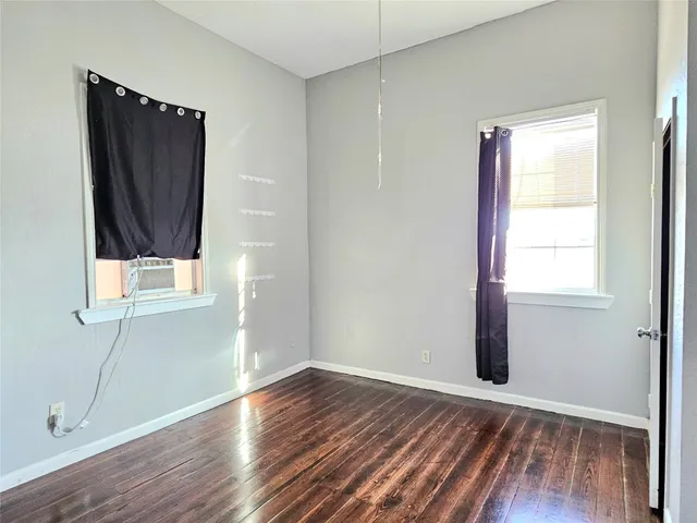 $880 | 4226 Winnie Street, Unit 1, Galveston, TX 77550