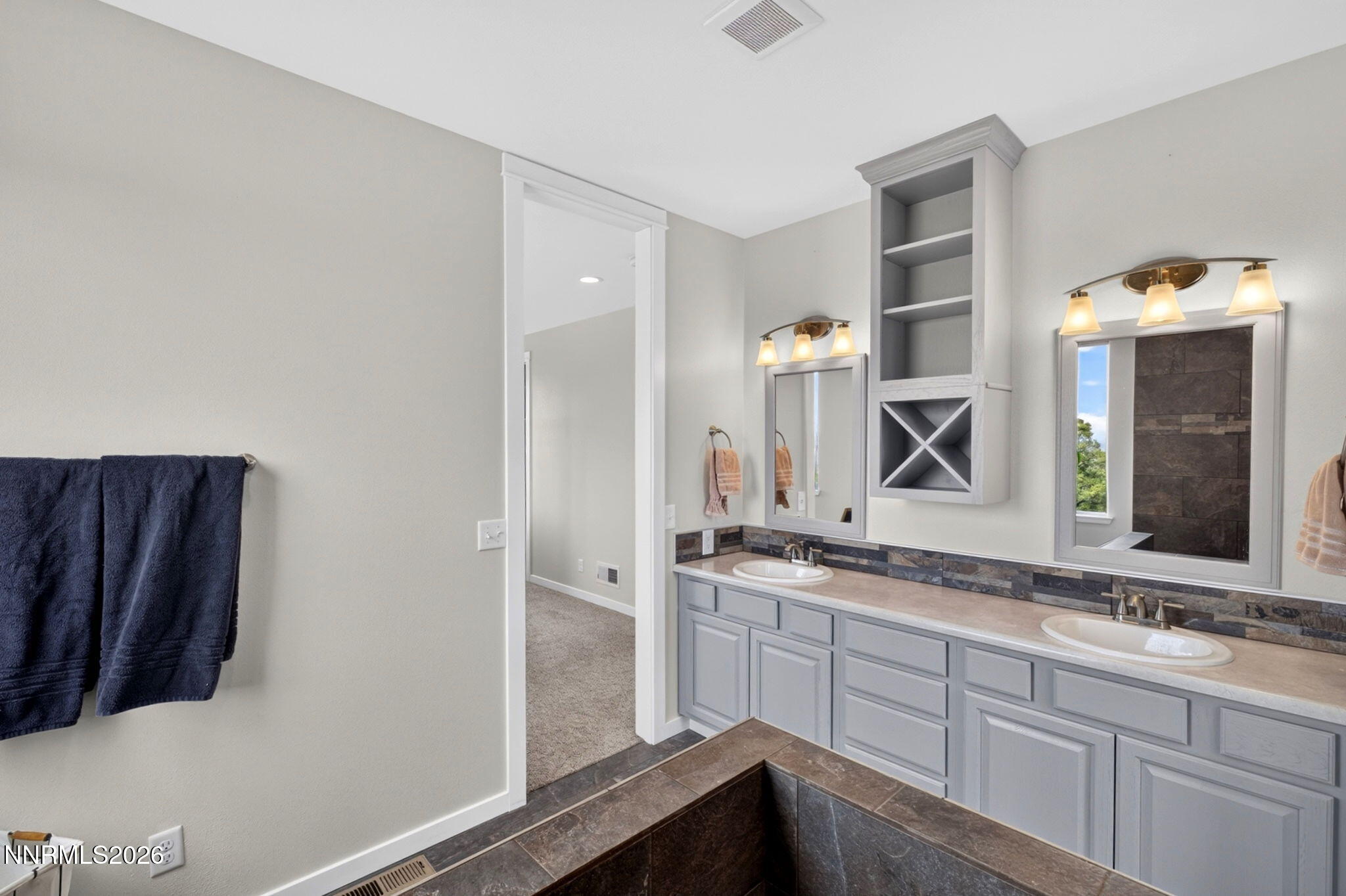 21415 Pinenut Road Reno, NV 89521 - Photo 9 of 25 38-web-or-mls-051_IMG_5961