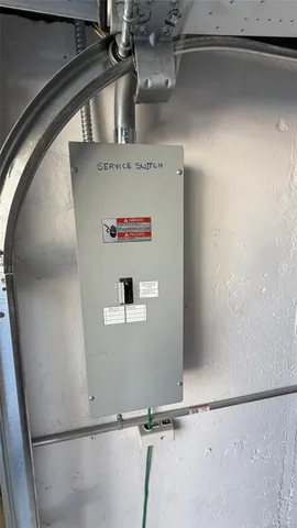 a view of utility room