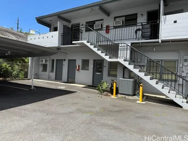 $2,100 | 32 North School Street, Unit 1, Honolulu, HI 96817