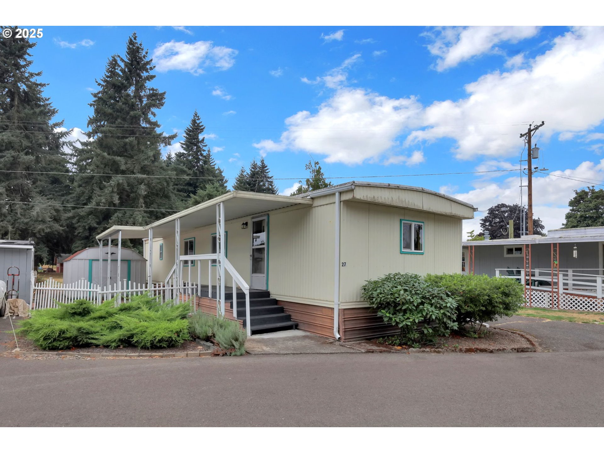 3950 Coburg Road, Unit 27 Eugene, OR 97408 - Photo 2 of 43 Front Yard