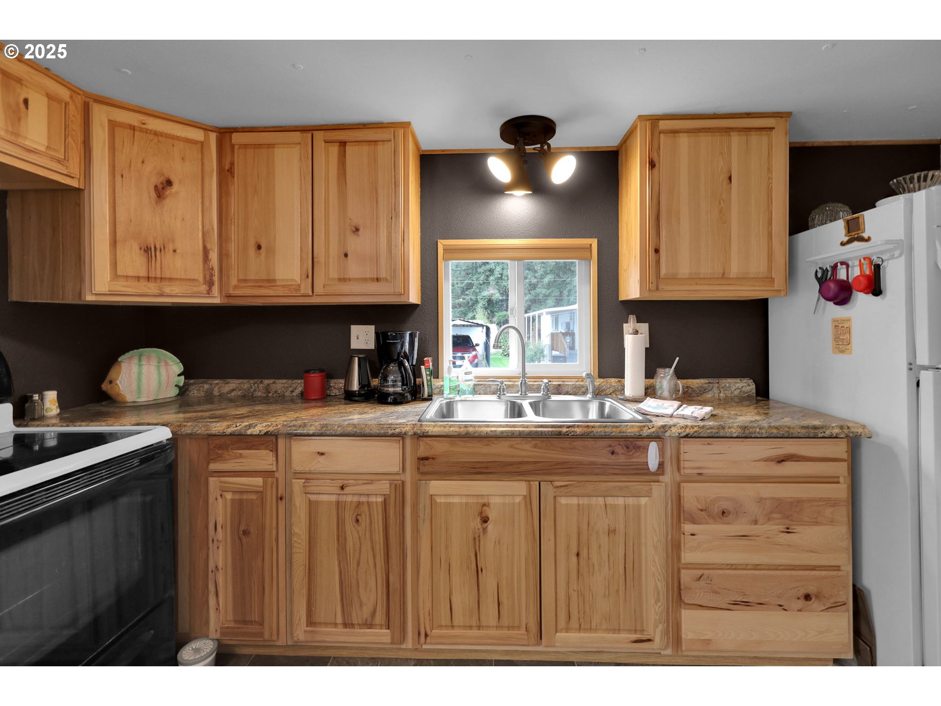 3950 Coburg Road, Unit 27 Eugene, OR 97408 - Photo 6 of 43 Kitchen