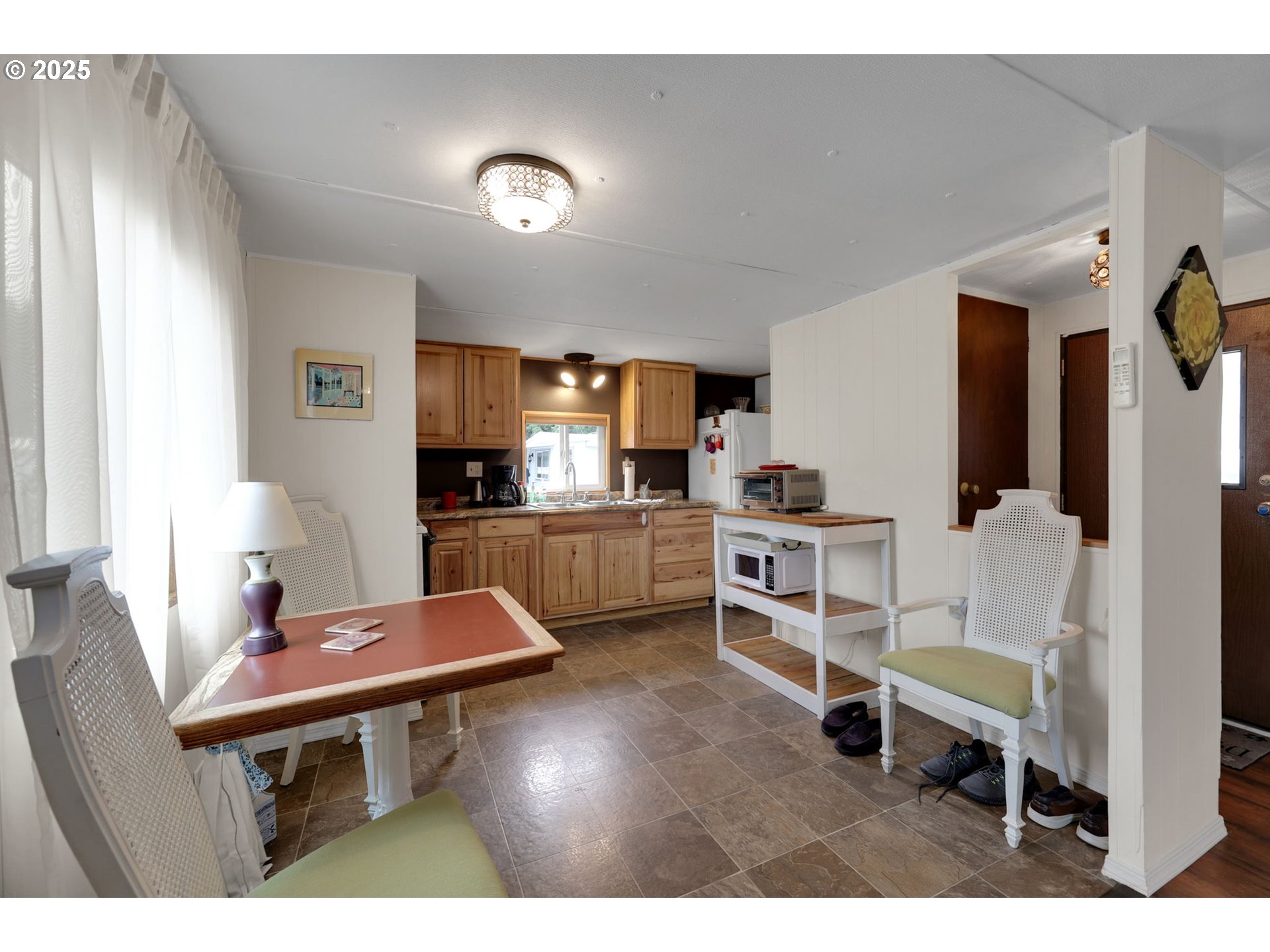 3950 Coburg Road, Unit 27 Eugene, OR 97408 - Photo 8 of 43 Kitchen/Dining Room