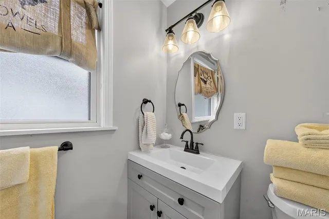 $375,000 | 140 North Ethlyn Road, Winfield, MO 63389