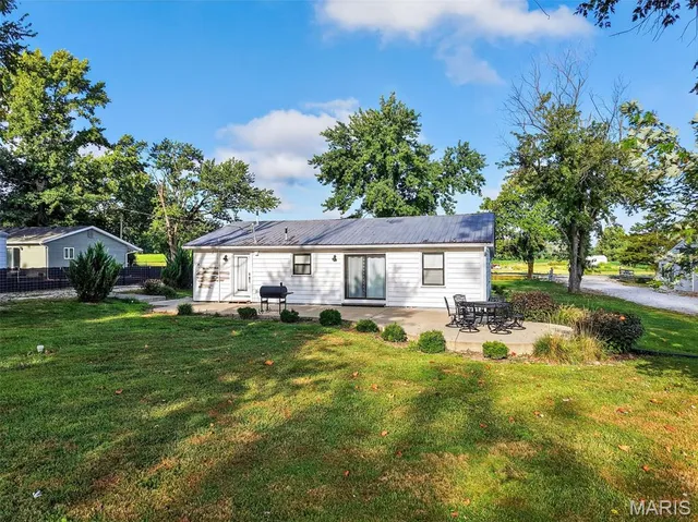$375,000 | 140 North Ethlyn Road, Winfield, MO 63389